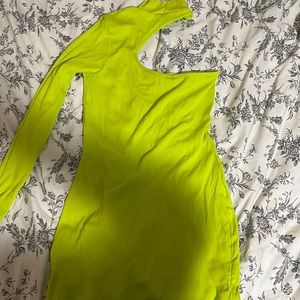 Medium vibrant yellow/green one sleeve dress